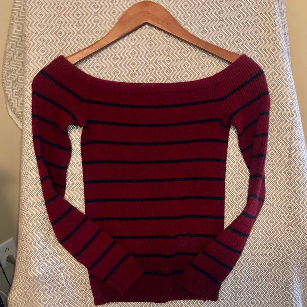 AE off shoulder shirt